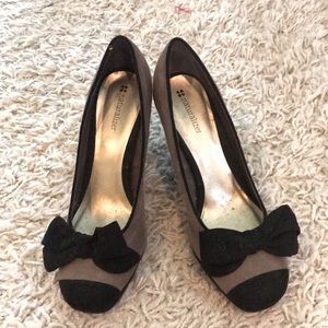 Naturalizer Size 9 fabric platform heels. Rarely worn.